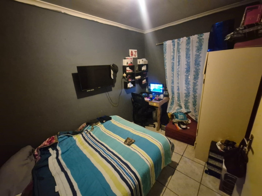 2 Bedroom Property for Sale in Pelican Park Western Cape